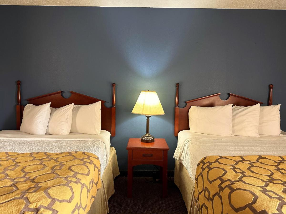 Baymont By Wyndham Corydon Hotel Екстериор снимка