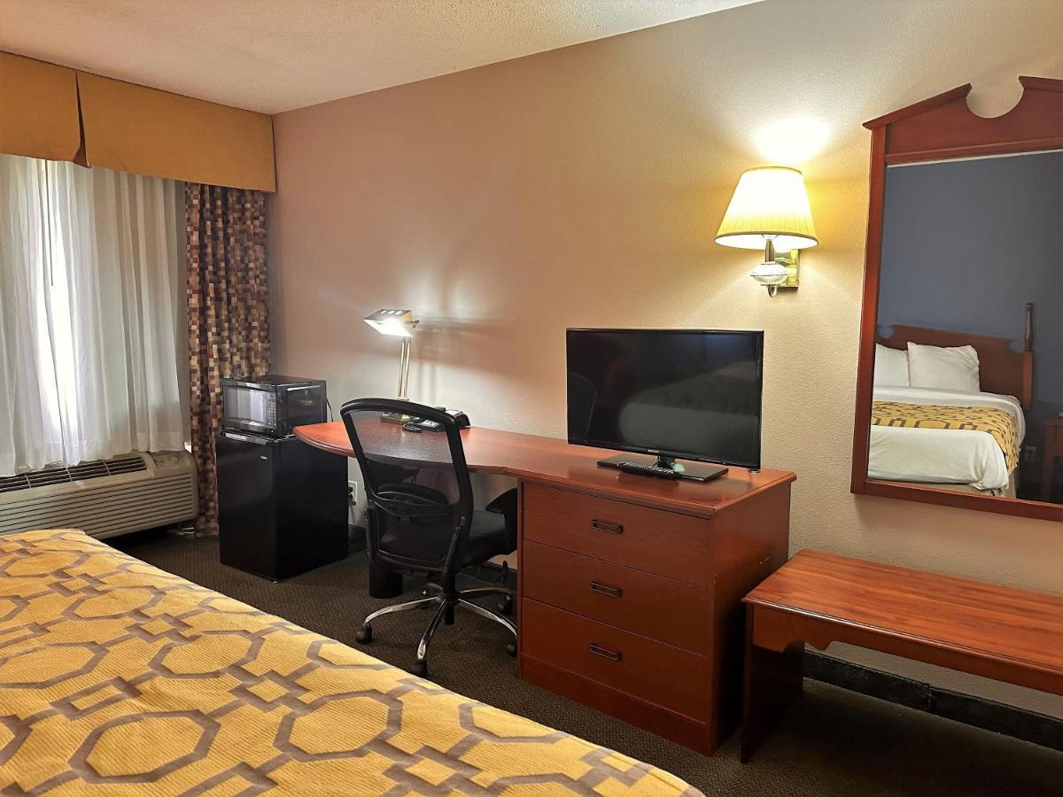 Baymont By Wyndham Corydon Hotel Екстериор снимка