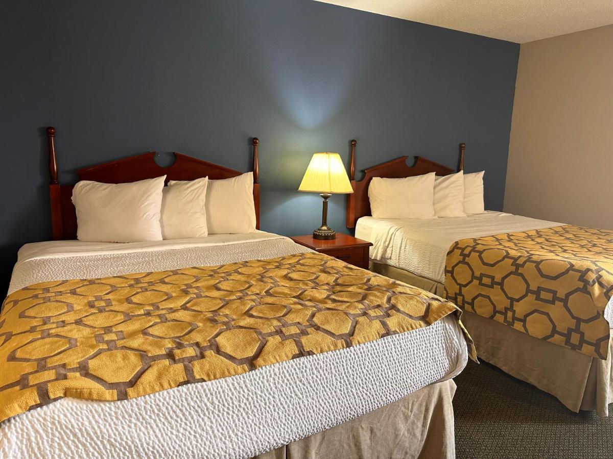 Baymont By Wyndham Corydon Hotel Екстериор снимка