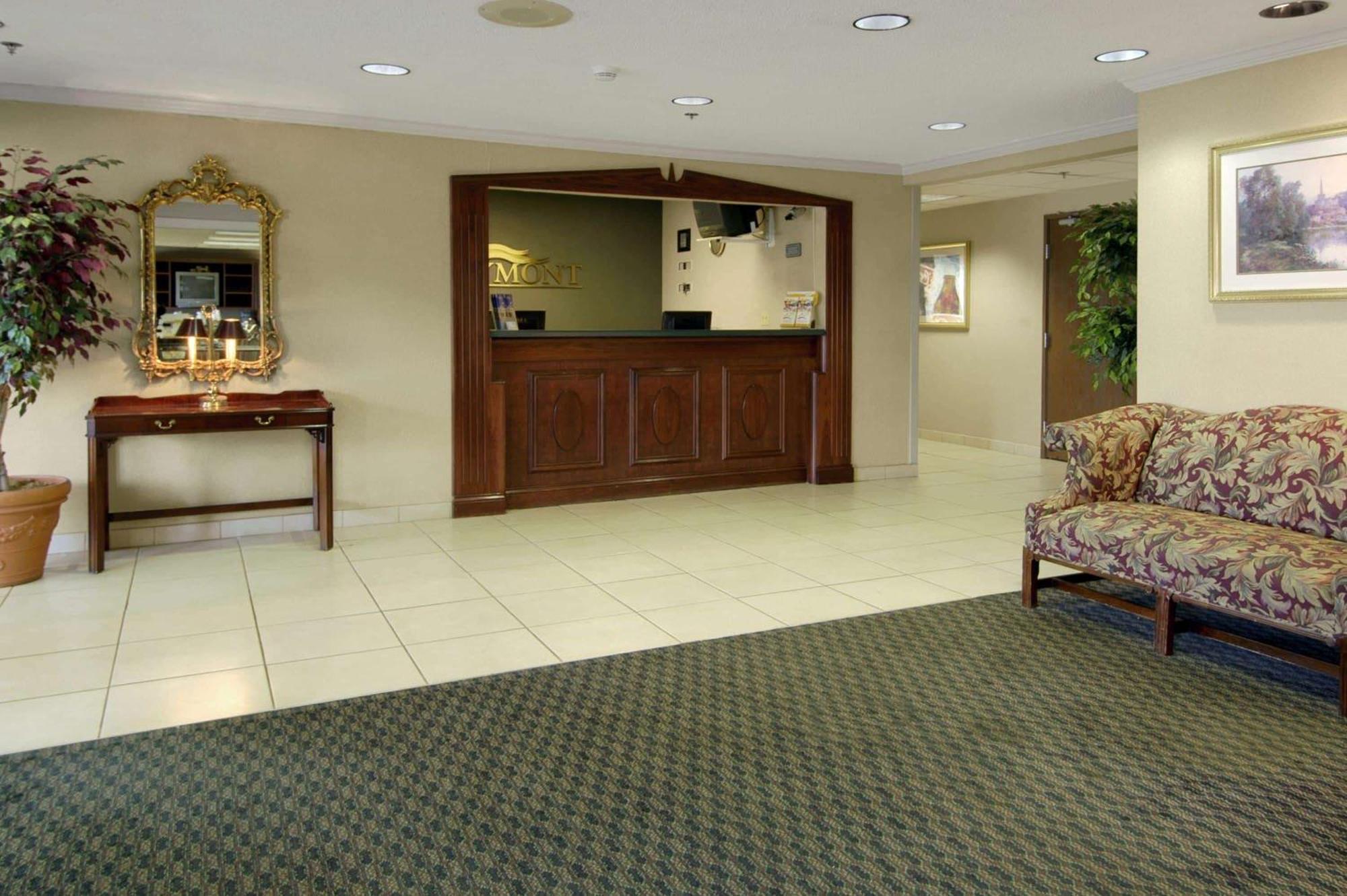 Baymont By Wyndham Corydon Hotel Екстериор снимка