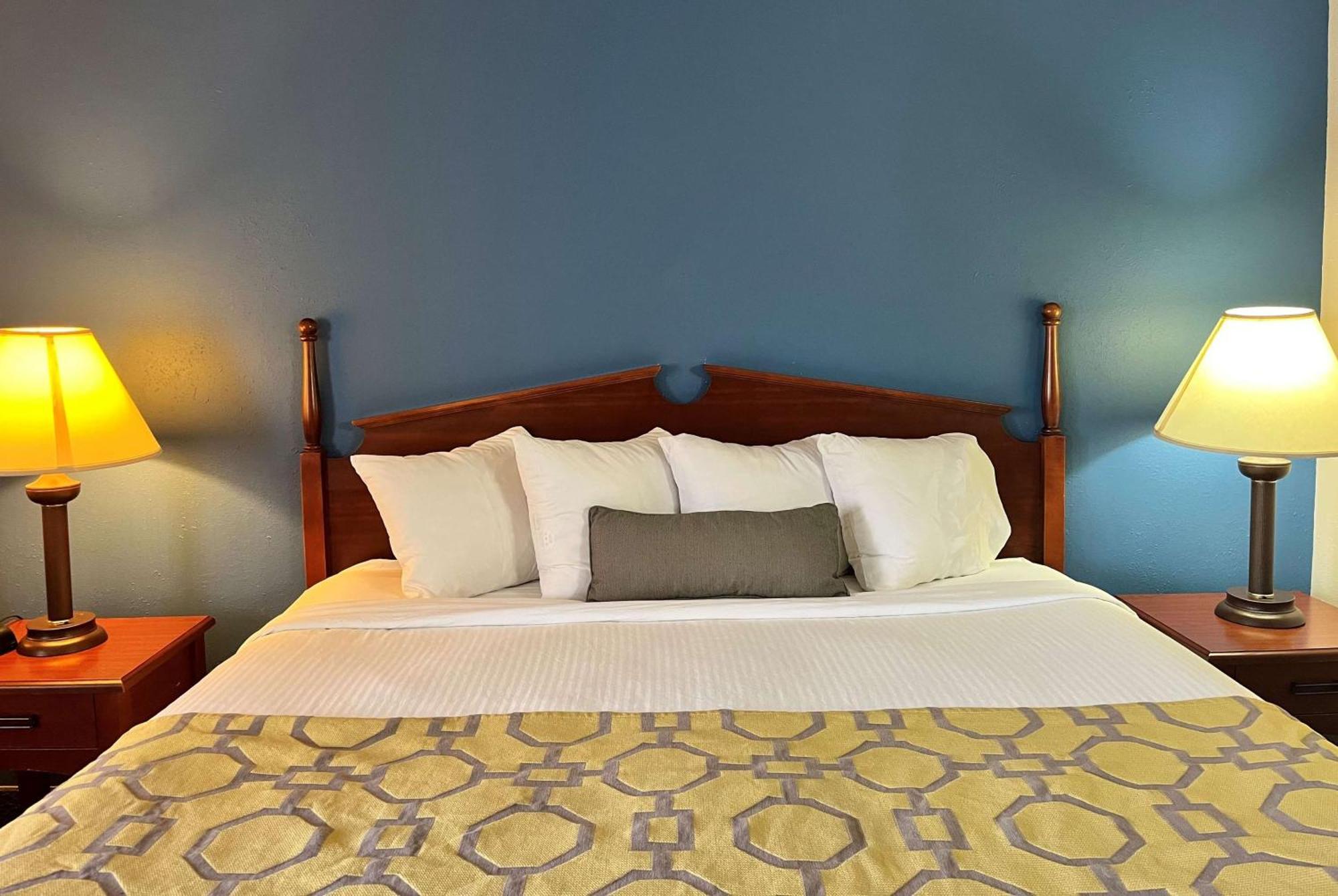 Baymont By Wyndham Corydon Hotel Екстериор снимка